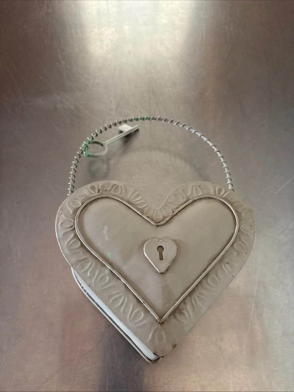 Home Interiors Taupe Heart Metal Wall Hanging with Keyhole Accent